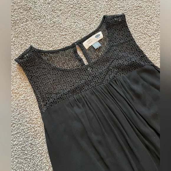 Black Maternity tank top with detail - Picture 3 of 8
